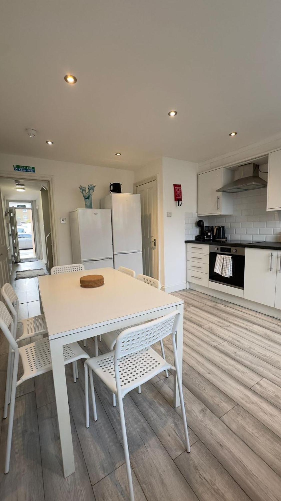 15 Min To Central London Guest Suites 22 Екстериор снимка