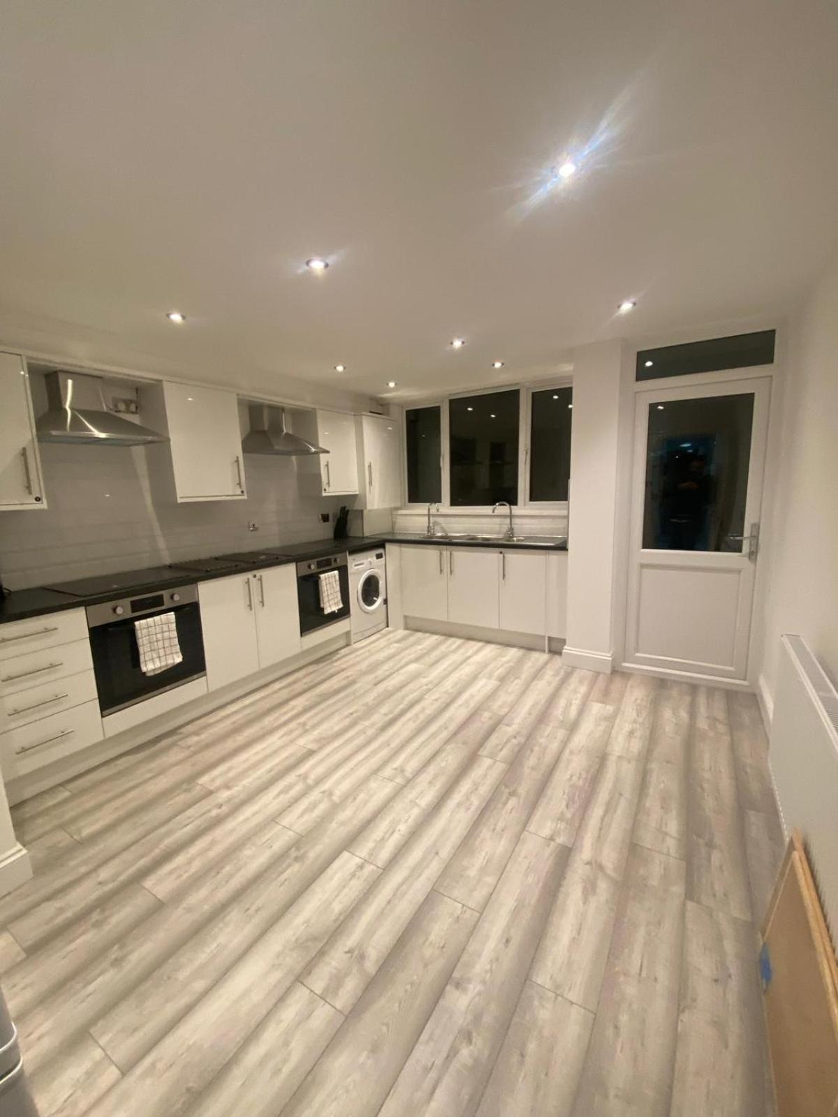 15 Min To Central London Guest Suites 22 Екстериор снимка