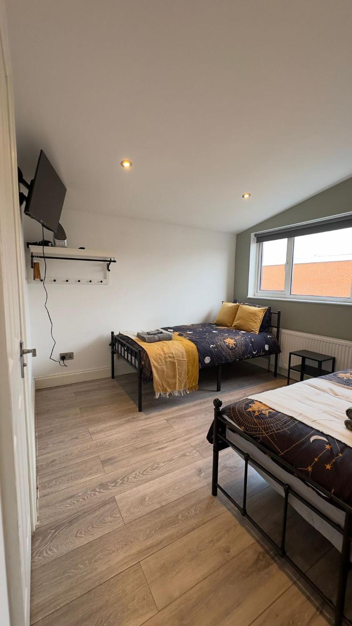 15 Min To Central London Guest Suites 22 Екстериор снимка
